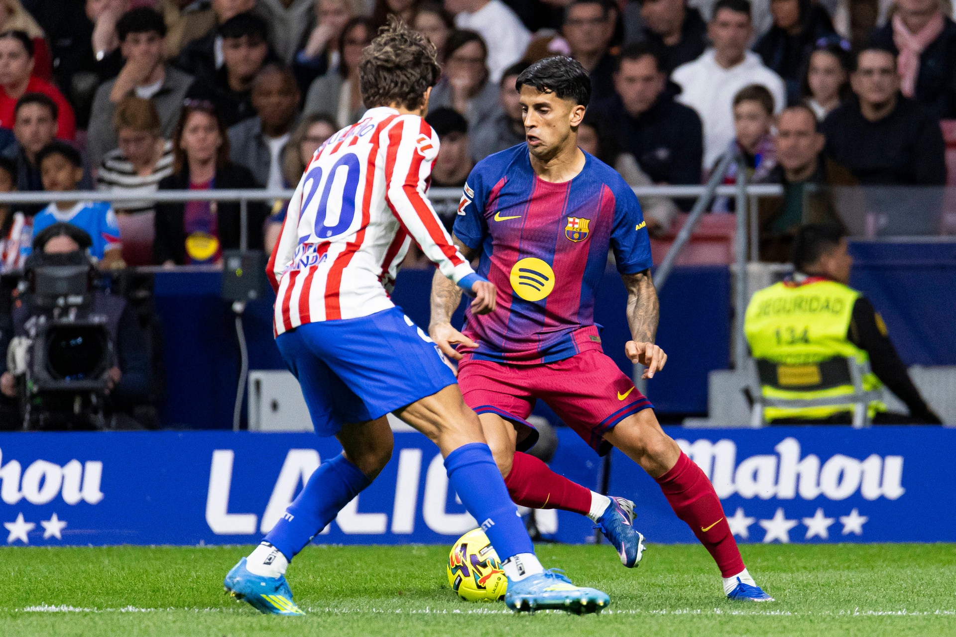 Barcelona już zdecydowała. Oto jej plan ws. Cancelo