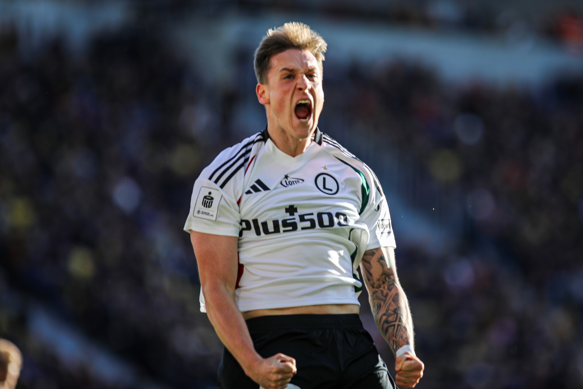 Legia ucieka przed spadkiem! Rajović bohaterem