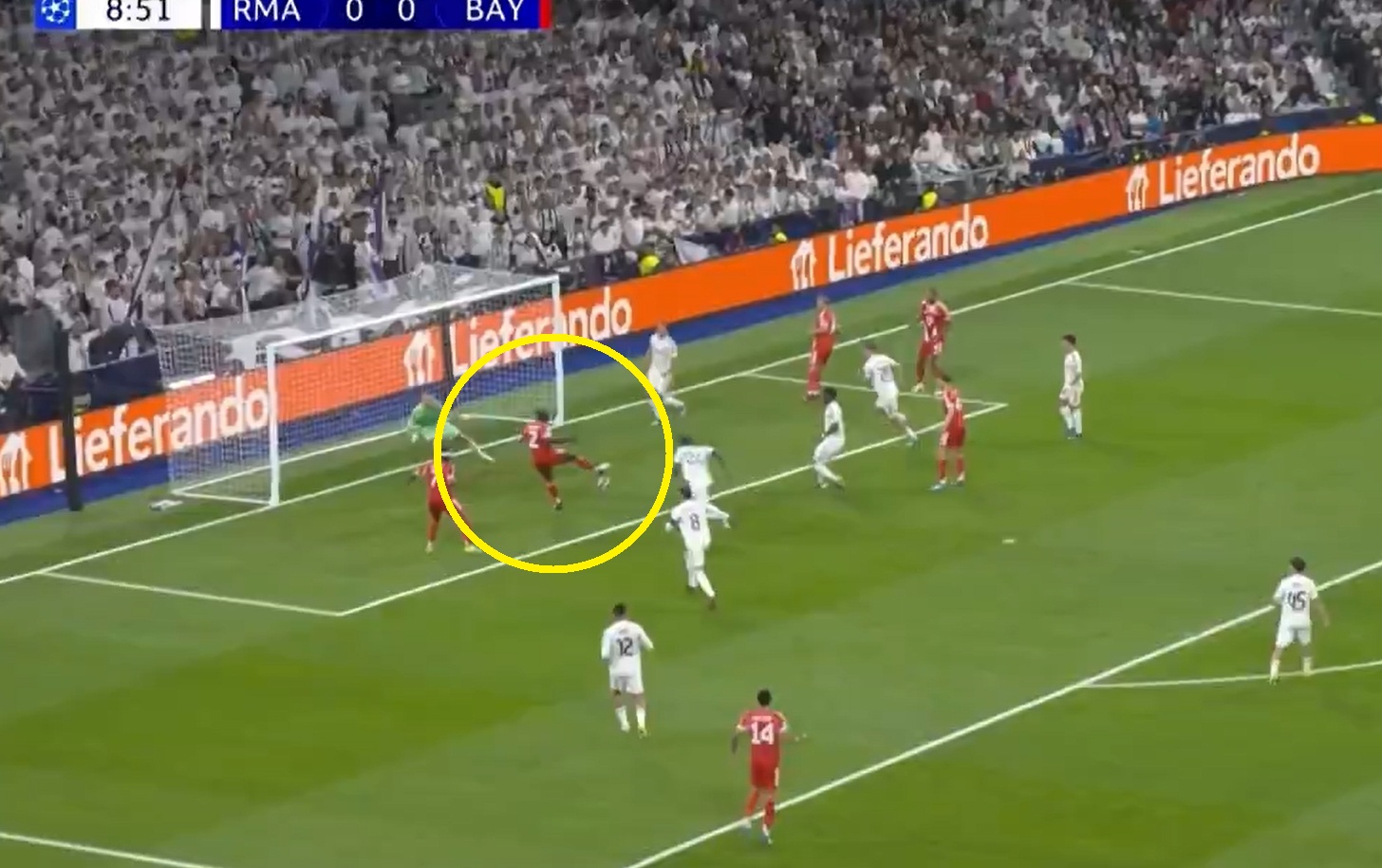 Jak on tego nie trafił?! Co za pudło w hicie Ligi Mistrzów [WIDEO]