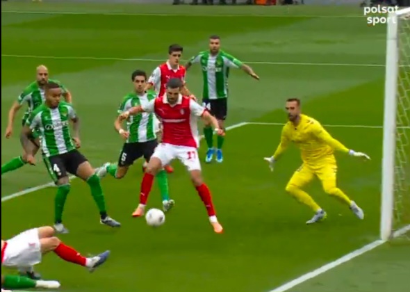 Fantastyczny gol piętą. Małe dzieło sztuki w ćwierćfinale Ligi Europy [WIDEO]