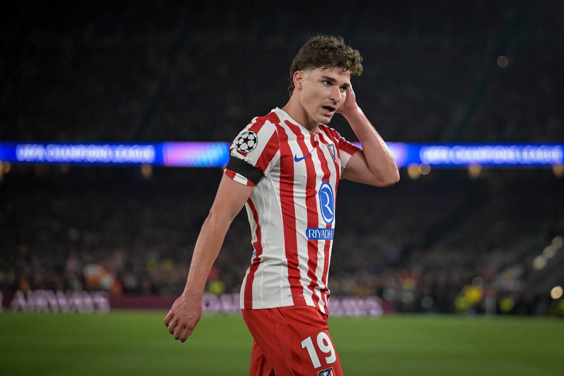 Rozbrajająca szczerość Alvareza. "Na treningu nie trafiłem ani razu"