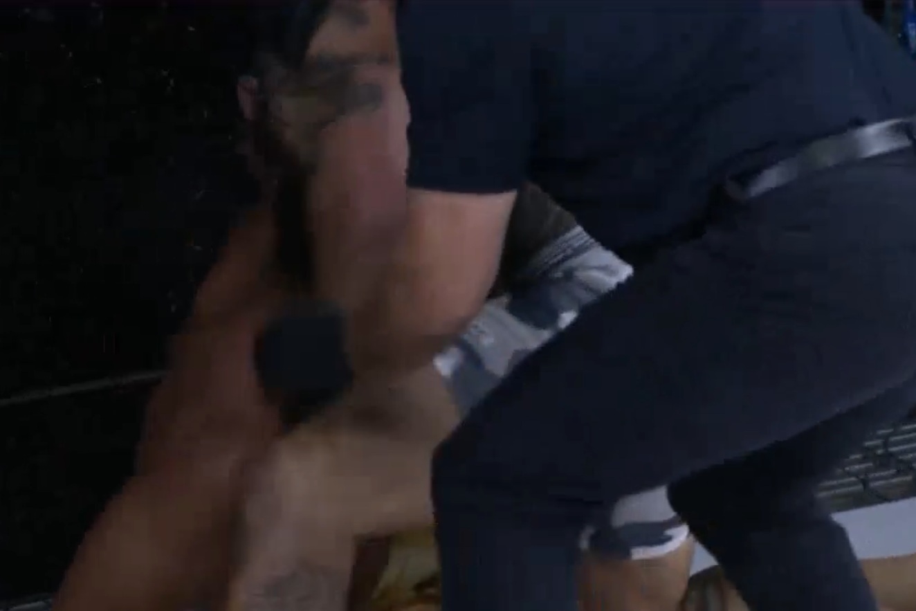 Nie zgadniecie, co zrobił sędzia. Sceny podczas walki [WIDEO]