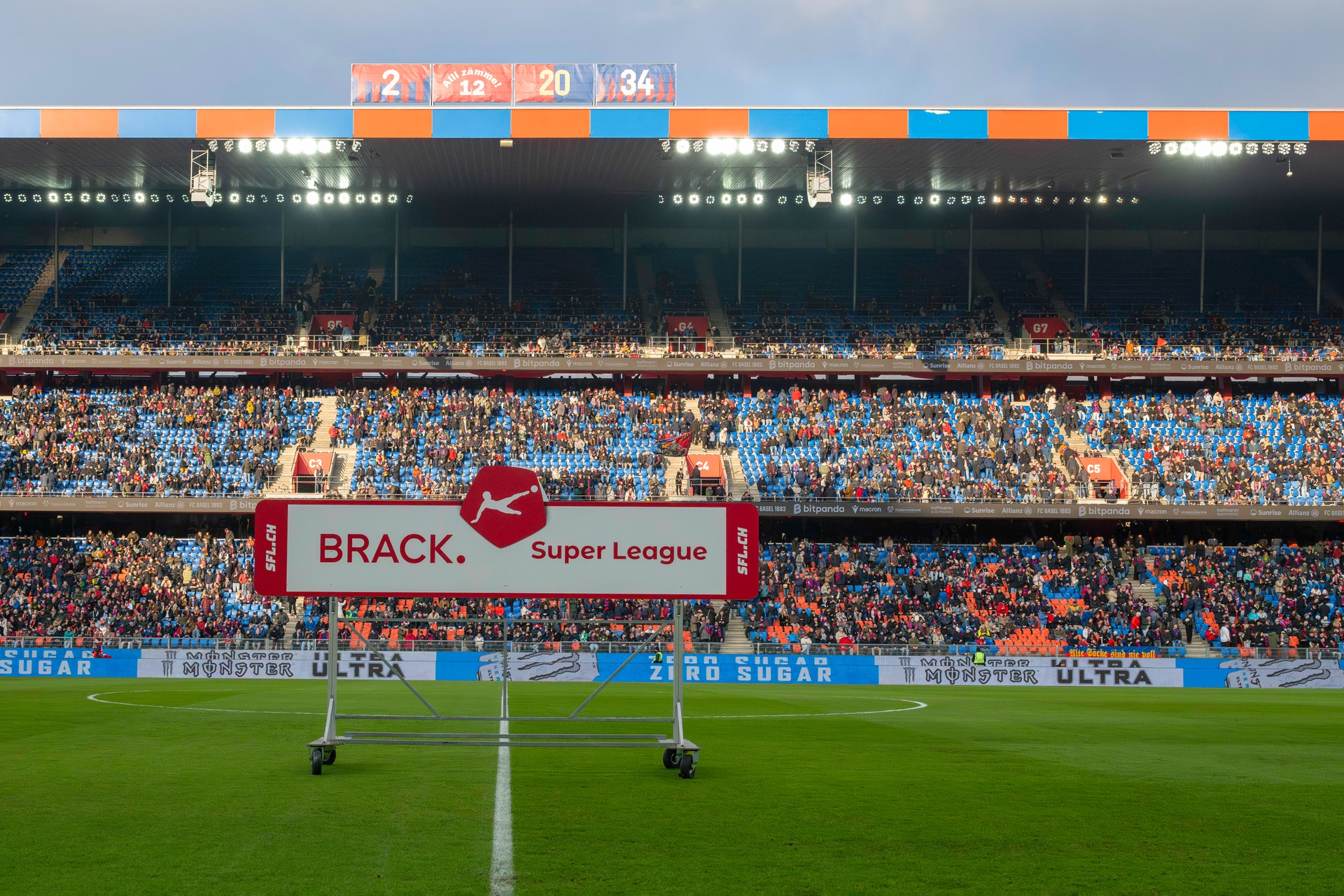 Pożar na stadionie słynnego klubu. Spłonęła szatnia, mecz odwołany