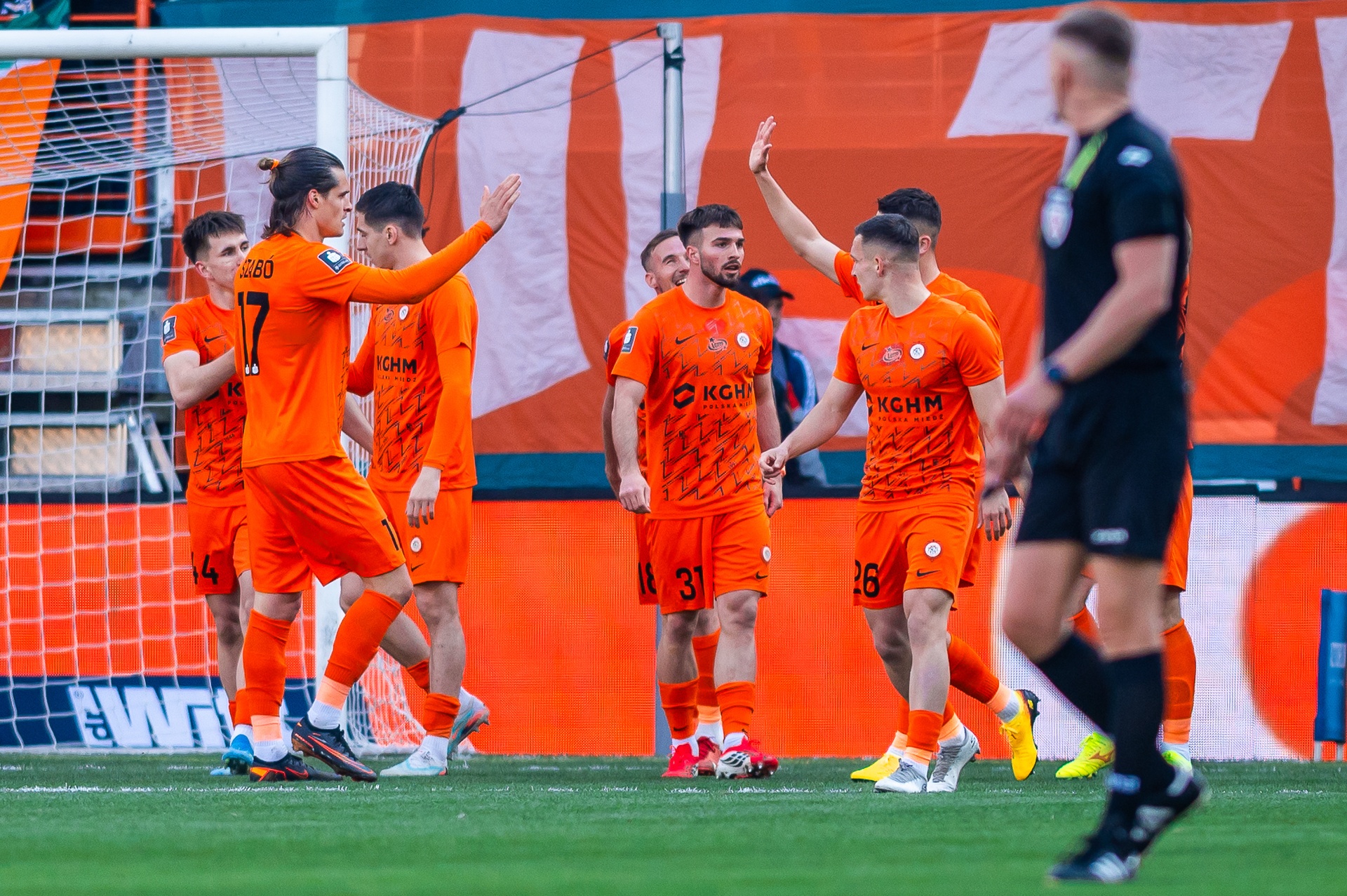 Zagłębie wyszło z kryzysu i goni Lecha! Fatalna sytuacja Radomiaka