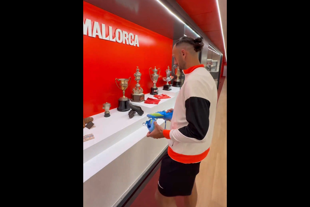 Zdetronizował Eto'o i rozbroił. Oto, co przekazał do klubowego muzeum [WIDEO]