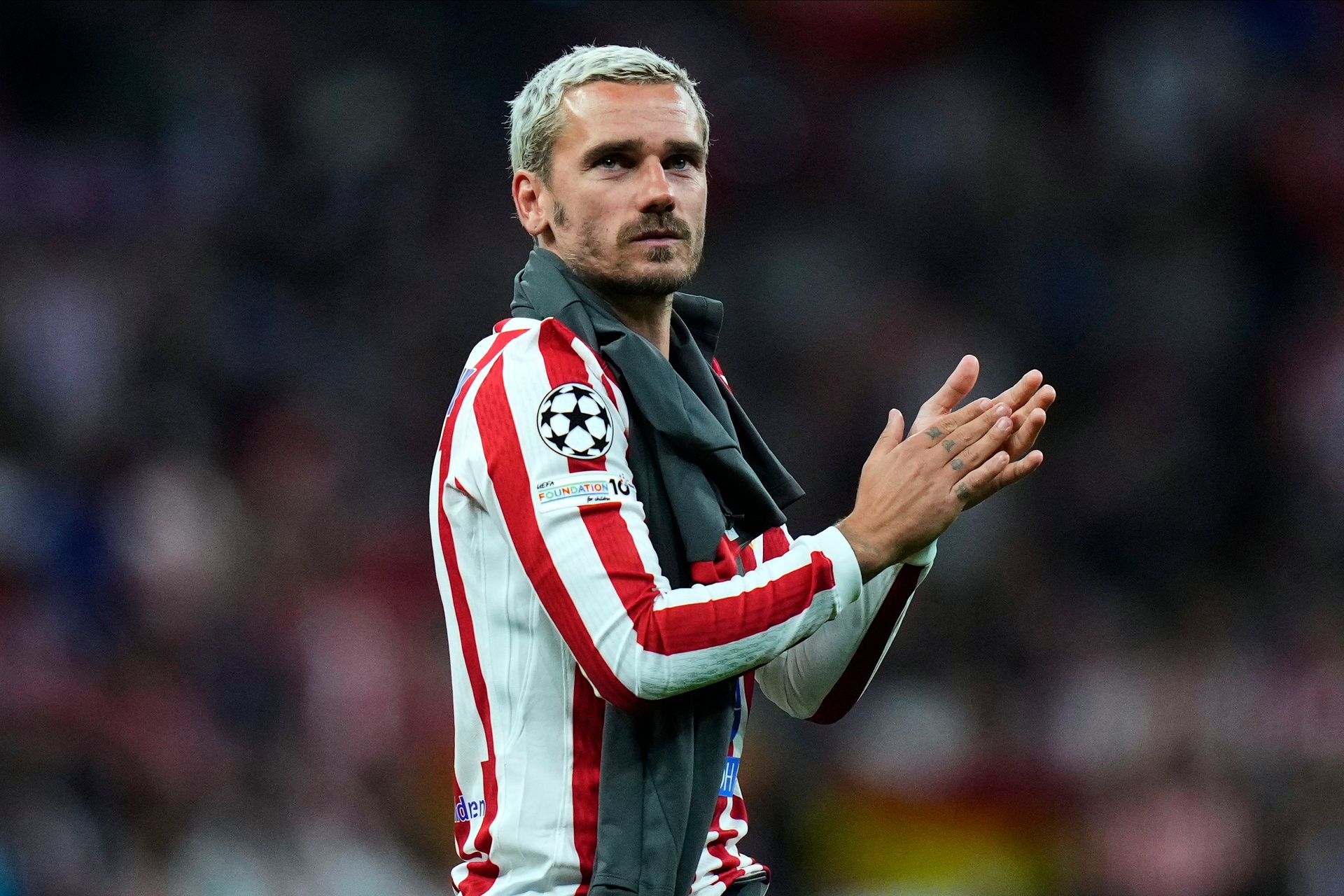 Brat Griezmanna kontratakuje. Odpowiedział na haniebny czyn kibiców