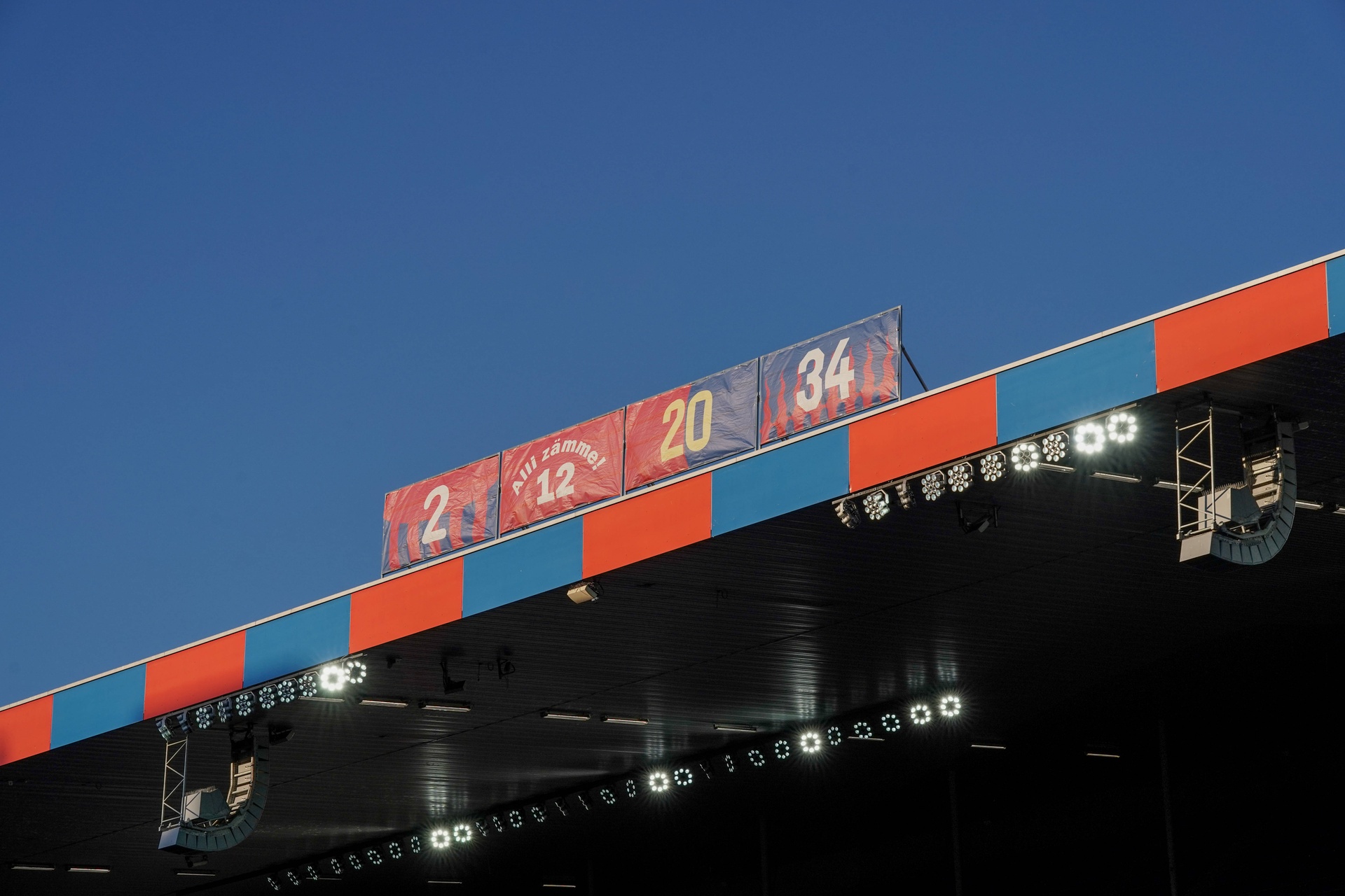 Pożar na stadionie znanego klubu. Pokazano skalę zniszczeń [ZDJĘCIE]