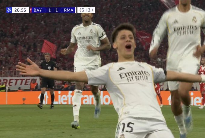 Gol Guelera z rzutu wolnego! Niezwykły mecz Turka w Monachium