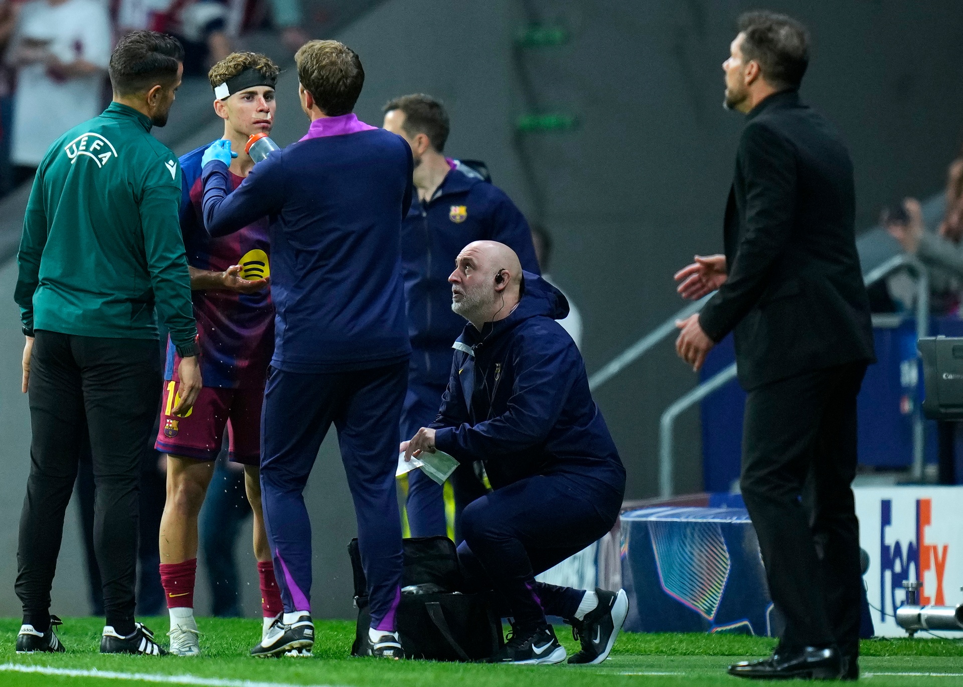 Gwiazda Barcelony w szpitalu. Złe wieści po odpadnięciu z Ligi Mistrzów