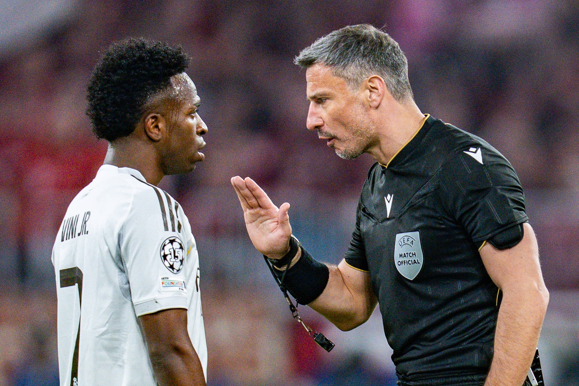 Sędzia oszczędził Viniciusa. Brazylijczyk mógł się doigrać