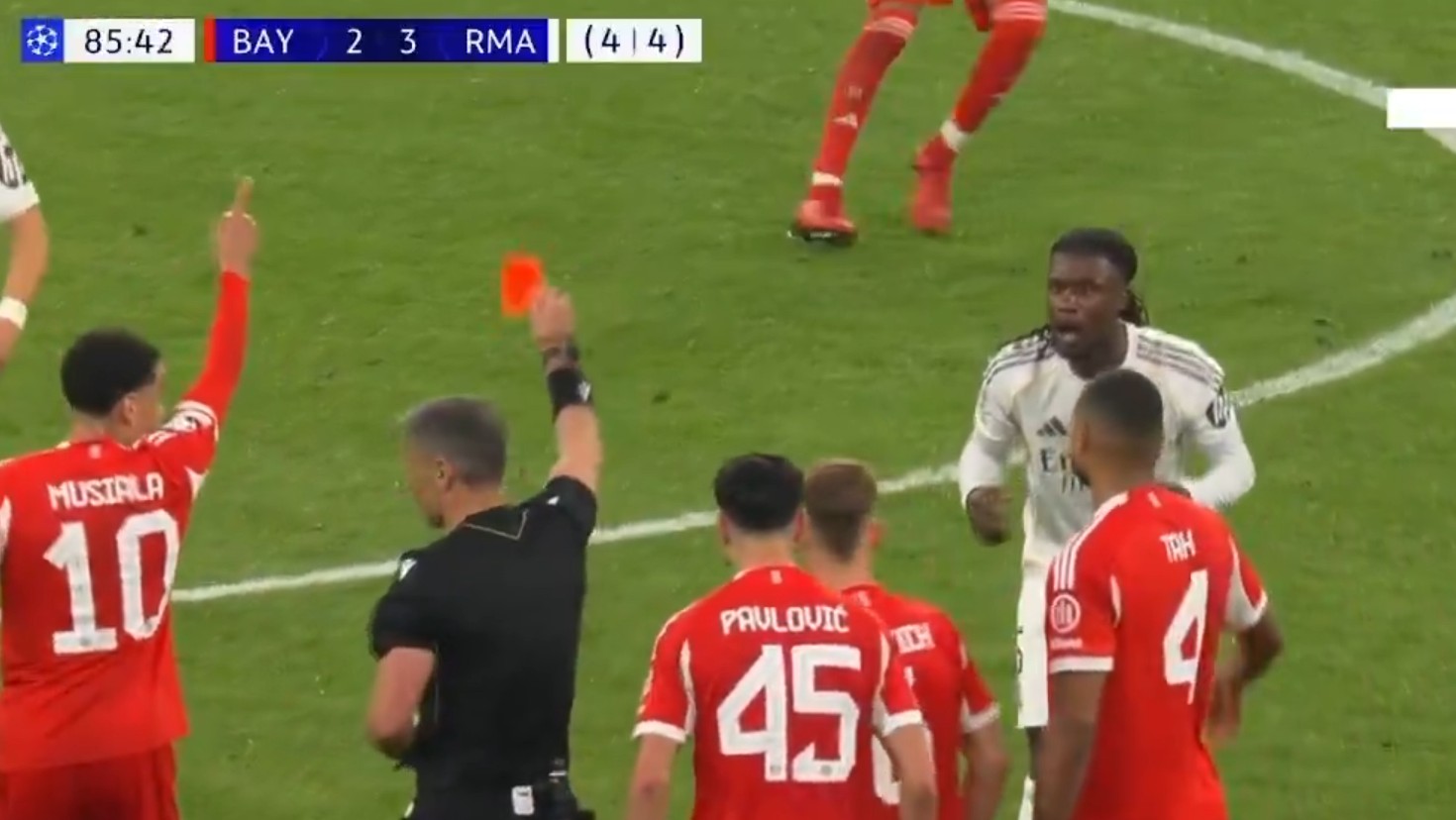 Camavinga nie mógł w to uwierzyć! Vincić wyrzucił go z boiska [WIDEO]