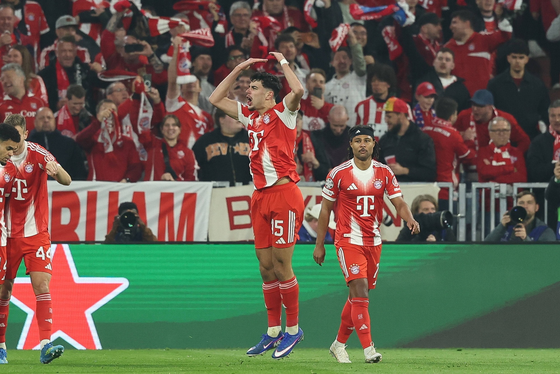 "Arcymecz. Futbol XXII wieku". Wielkie show Bayernu i Realu, eksperci zachwyceni