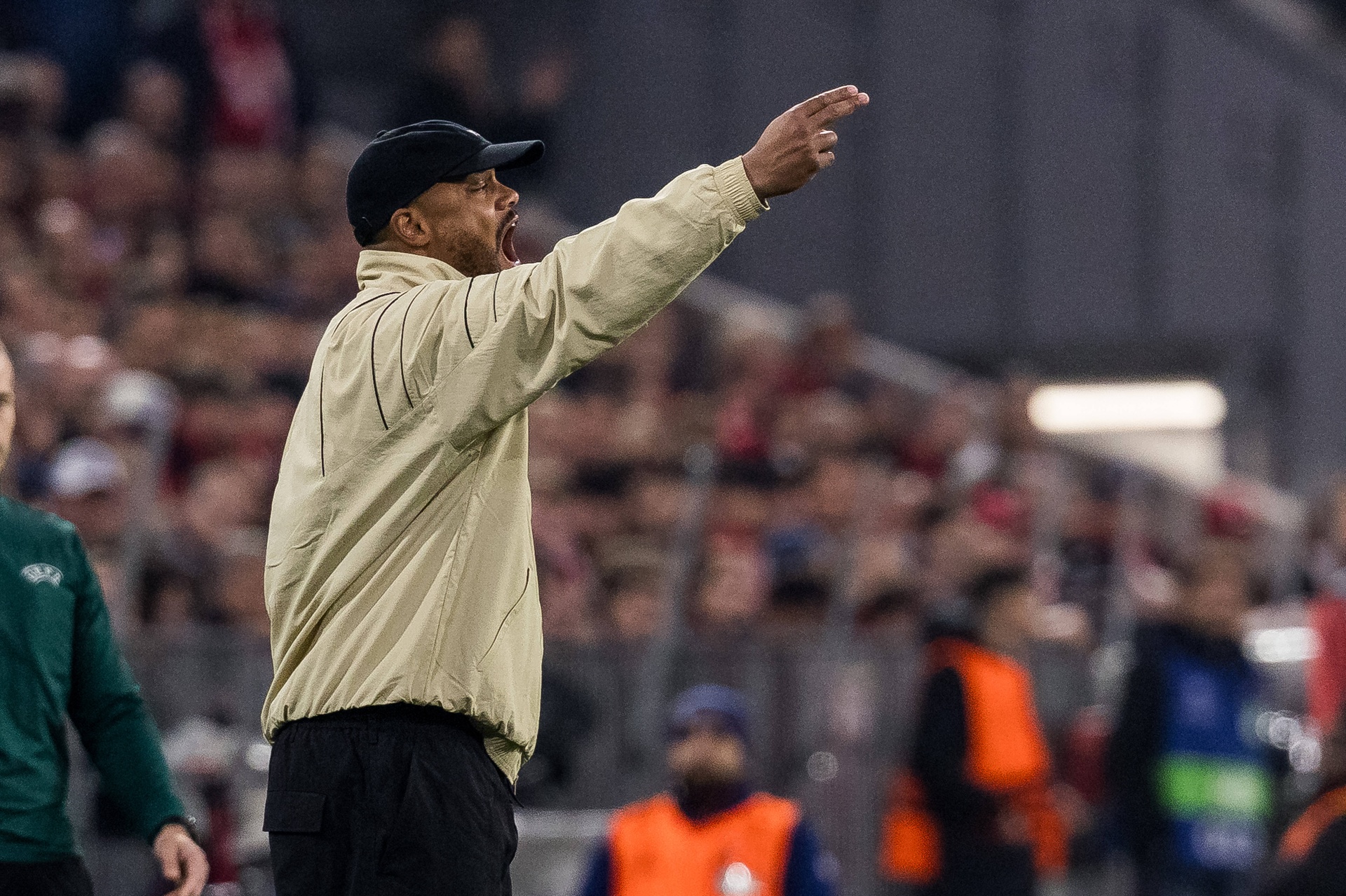 Kompany też jest wściekły na sędziego. "Denerwuje mnie to"