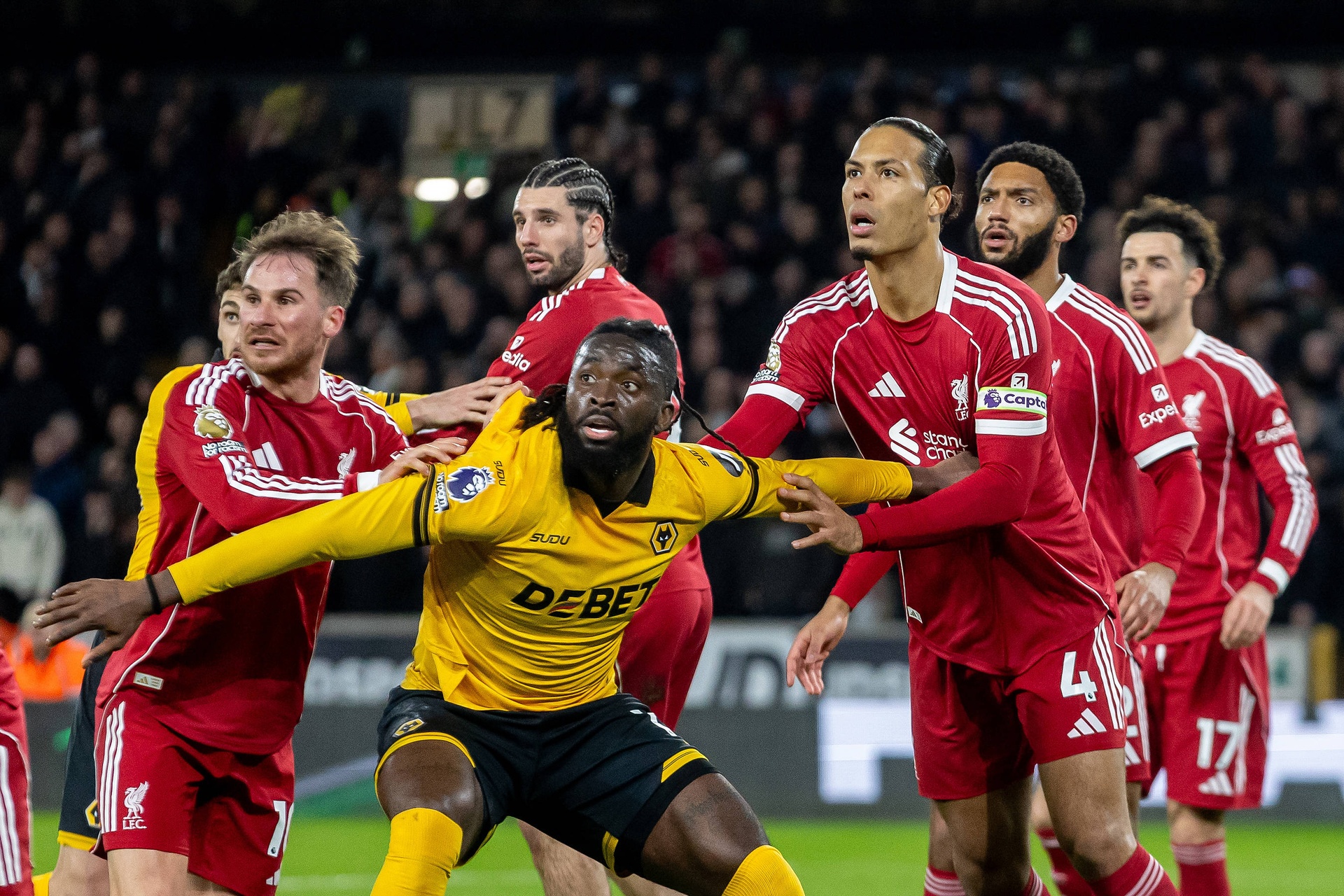 Ważny piłkarz Liverpoolu gotów odejść. Nie tylko Salah i Robertson