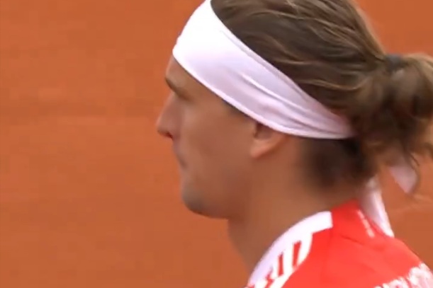 Znany tenisista zaskoczył. W tym wyszedł na kort [WIDEO]