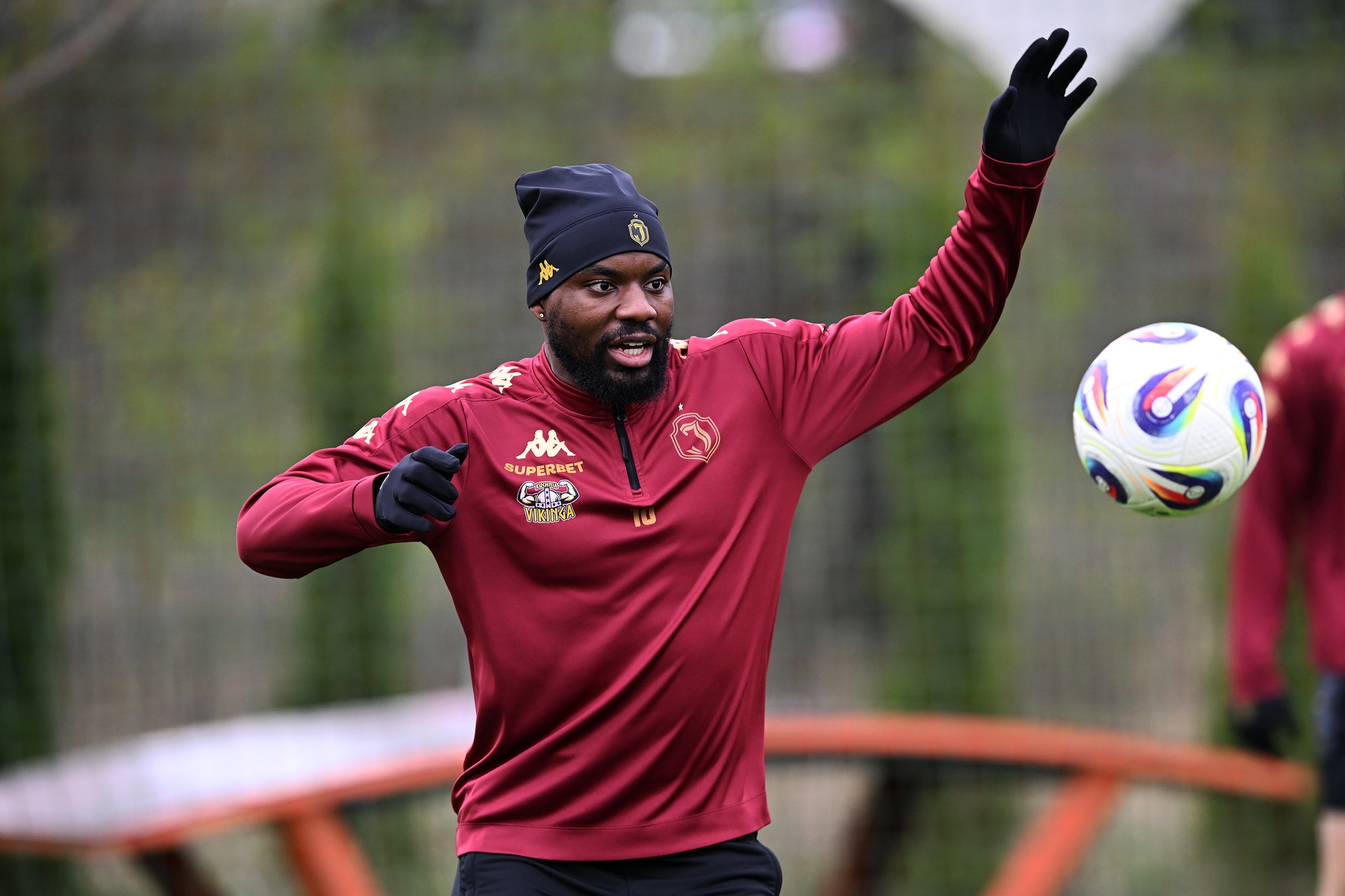 Media: Pululu na celowniku znanego klubu. Mógłby zagrać o LM