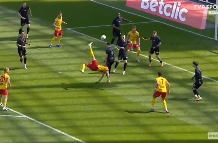 Gol sezonu na zapleczu Ekstraklasy! Spektakularna przewrotka [WIDEO]