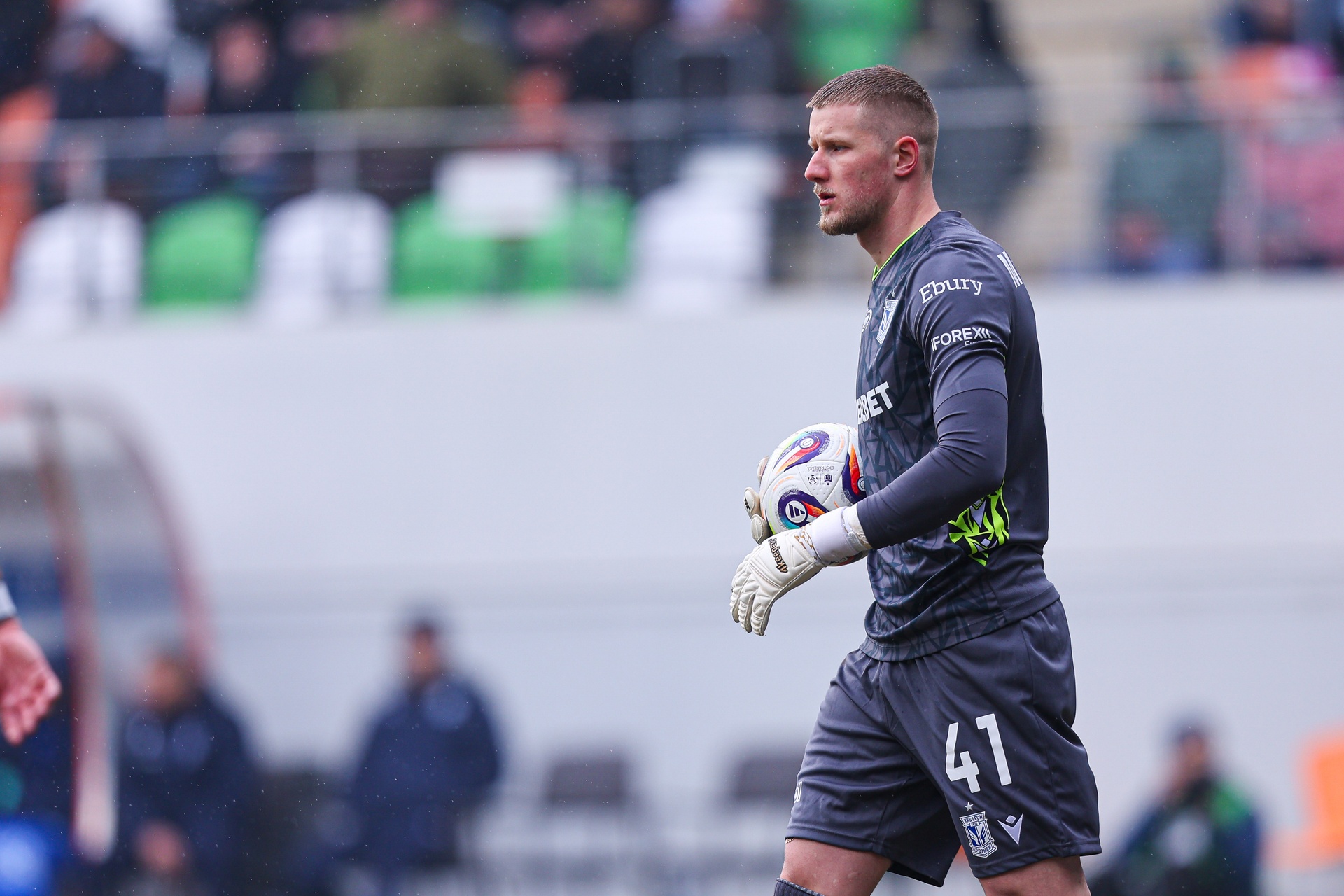 Dlatego Mrozek nie zagrał z Pogonią. Szokująca sytuacja [NASZ NEWS]