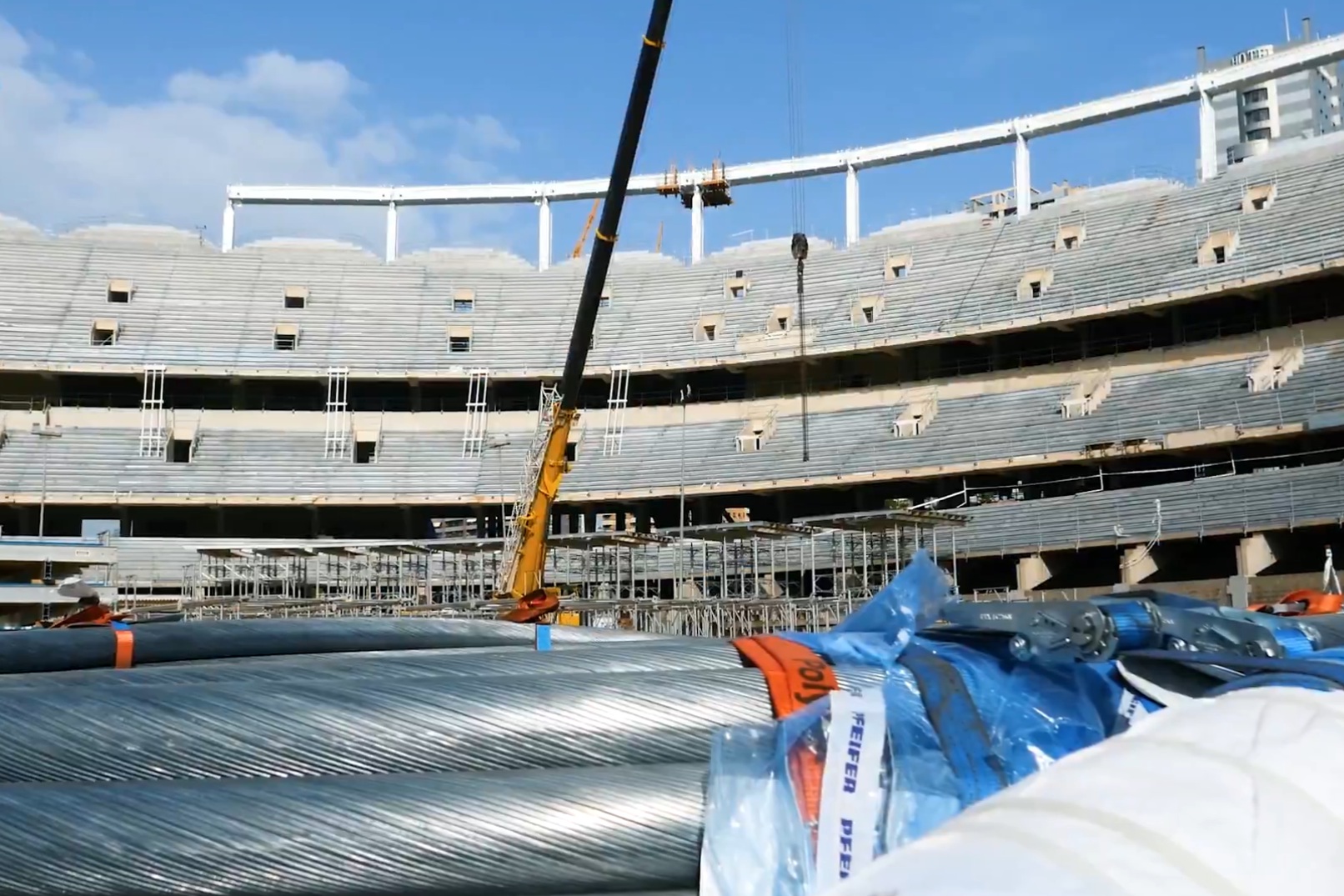 Słynny klub buduje wielki stadion. Zapłaci fortunę [WIDEO]