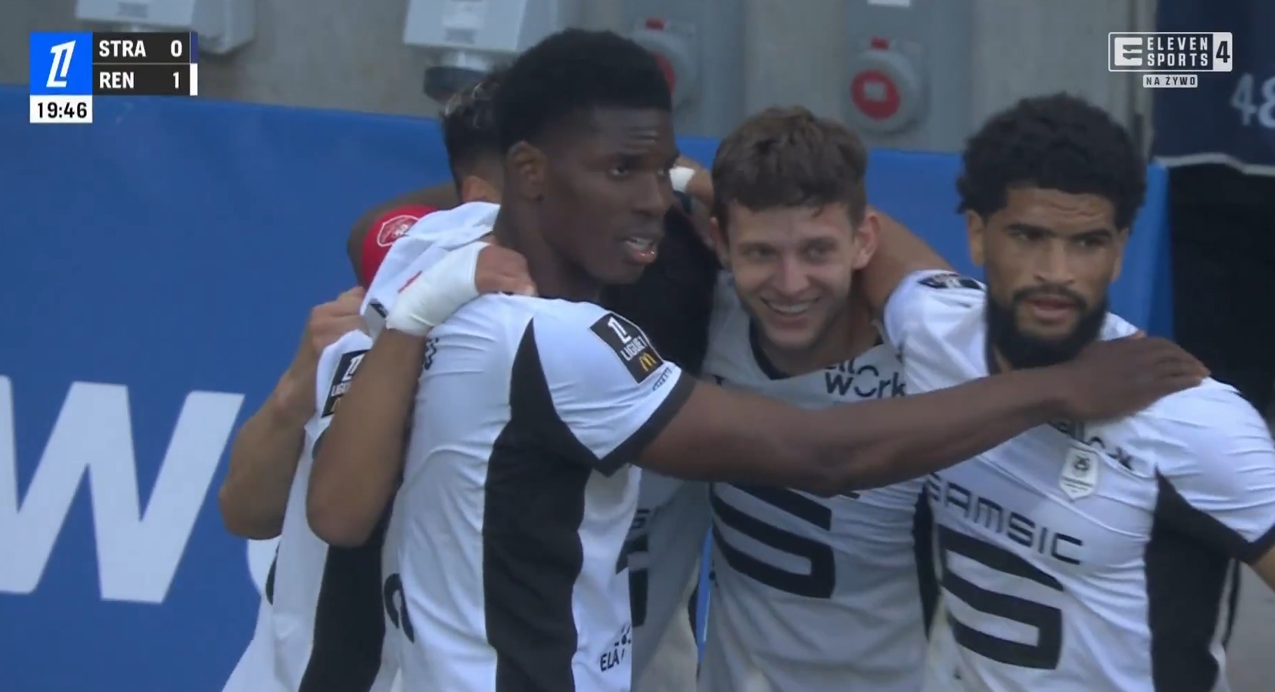 Asysta Szymańskiego. Kabaret w obronie rywali [WIDEO]