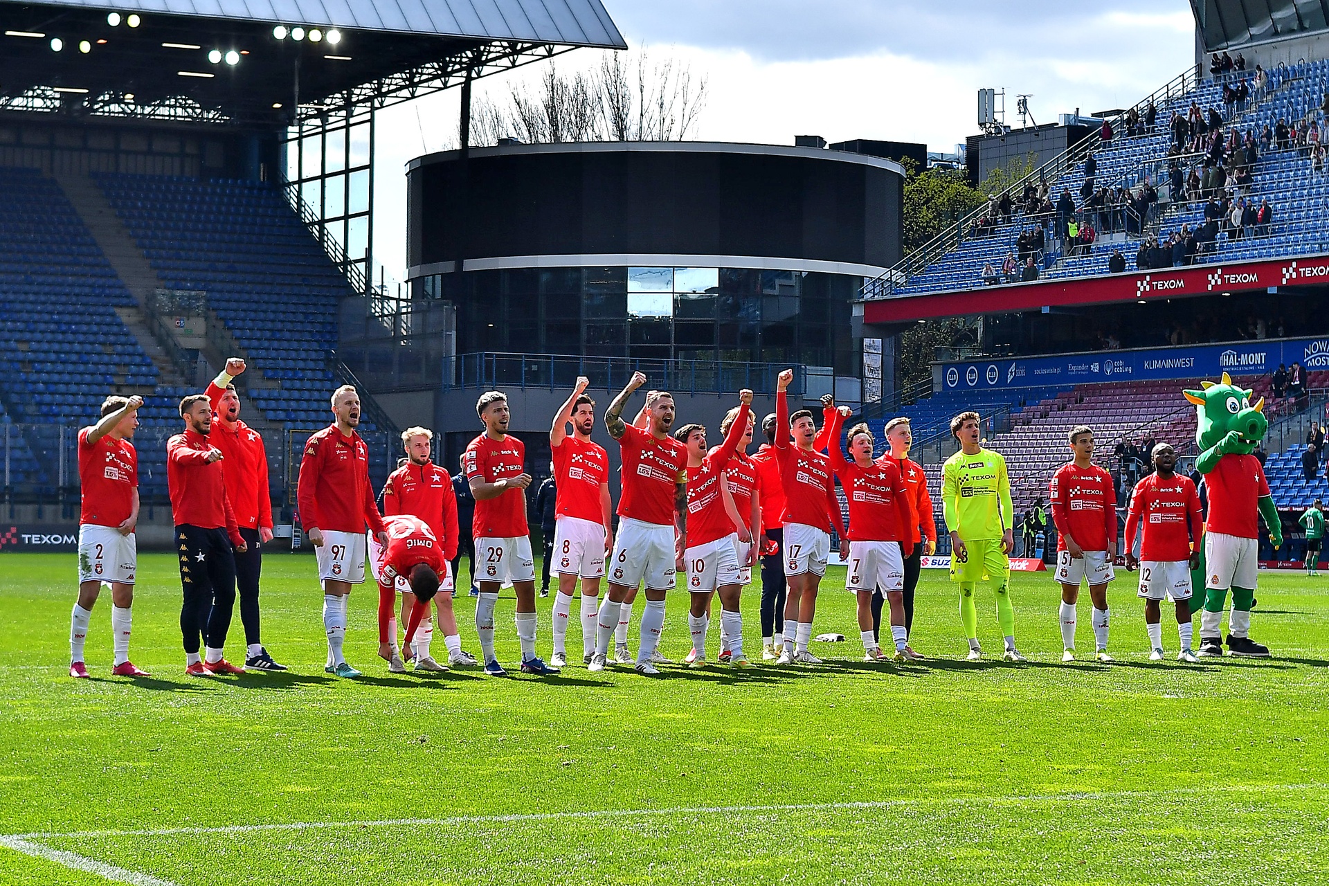 Sponsor Wisły daje 400 zł za wygraną z Puszczą! Biała Gwiazda jest o krok od awansu