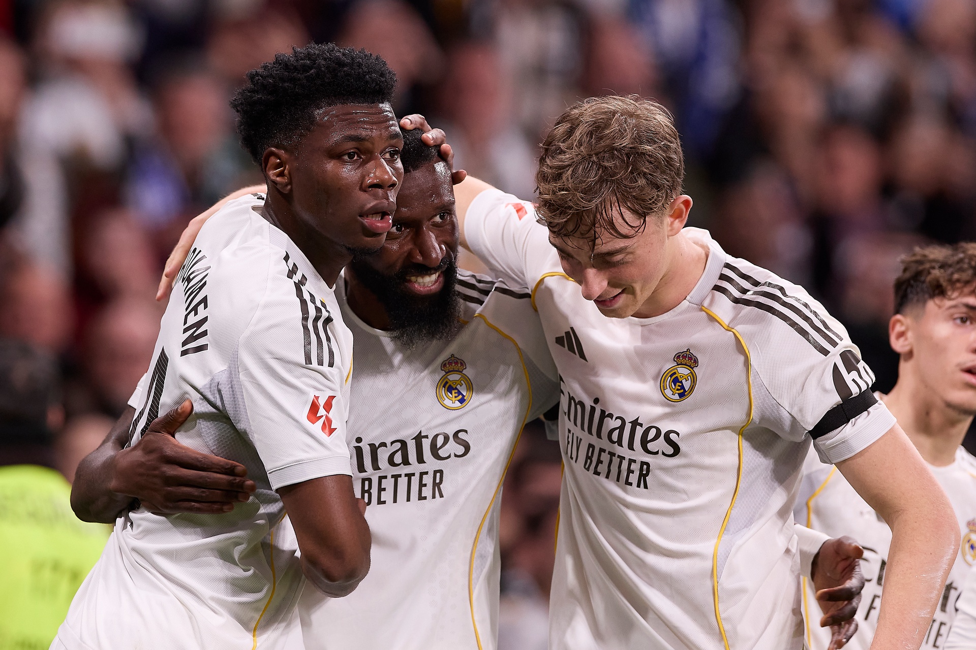 Man United rusza po nowych pomocników. Mocne nazwiska na liście, wśród nich piłkarz Realu Madryt