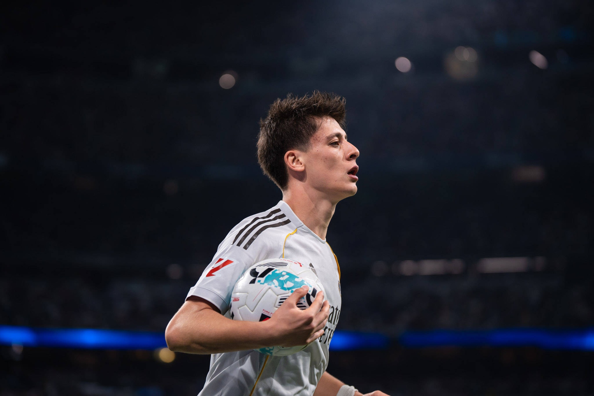 Topowy klub chce Guelera. Już ruszył do akcji