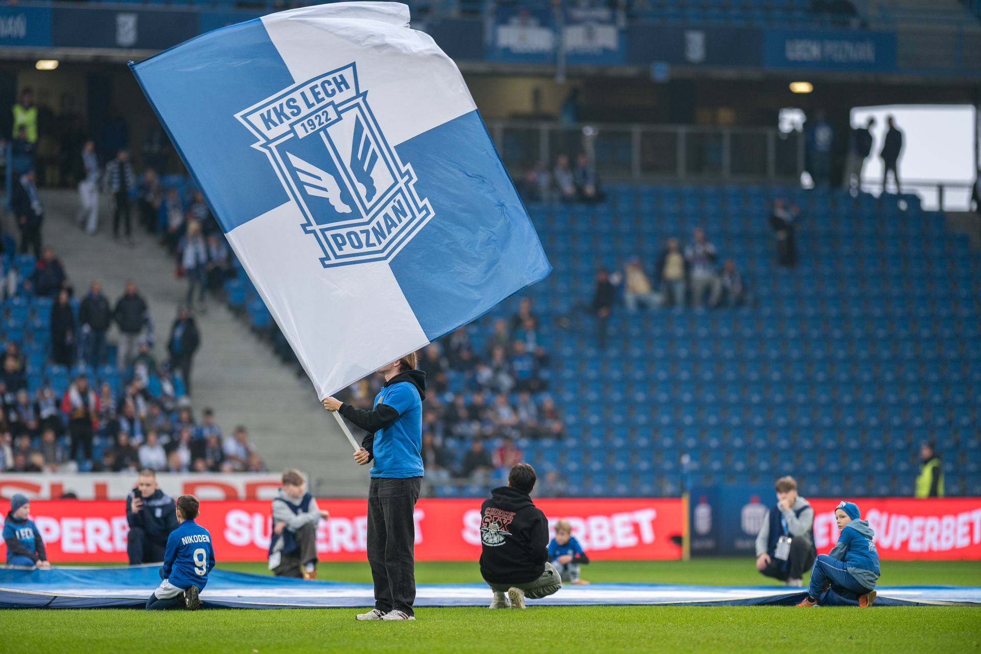 Media: Skandal w akademii Lecha! Trener potajemnie nagrywał piłkarzy