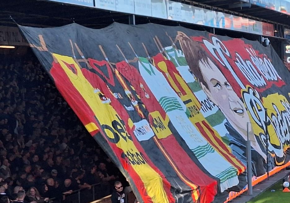 Tak kibice pożegnali "ikonę klubu" po 27 latach. Świetna oprawa [WIDEO]