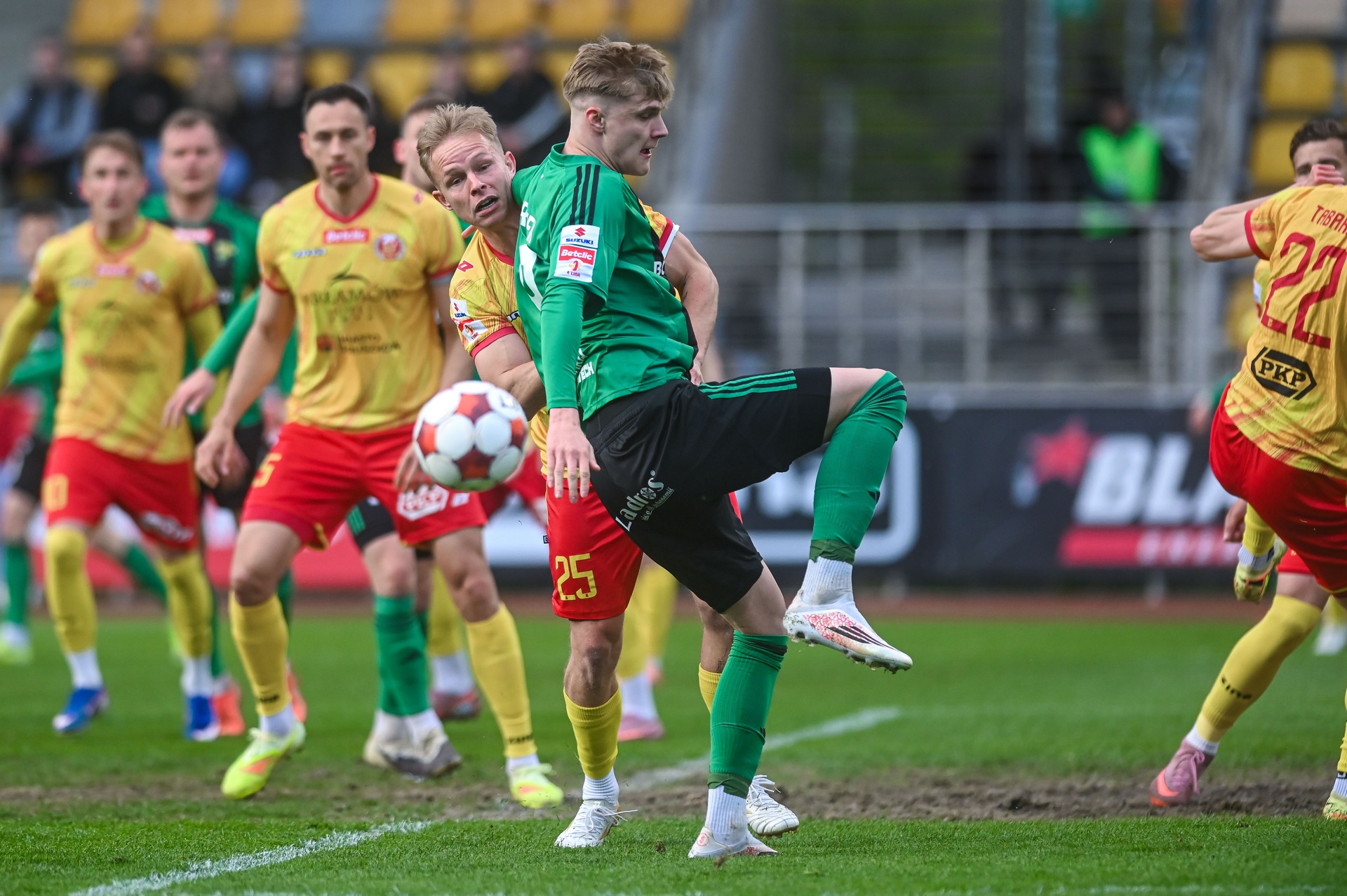 Cztery gole na dnie 1 Ligi. Twarda walka o utrzymanie