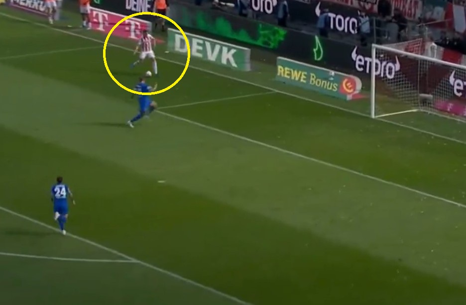 Jak on tego nie trafił? Niewiarygodne pudło w Bundeslidze [WIDEO]