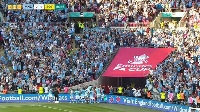 Przepiękna bramka wprowadziła City do finału! Szaleństwo na Wembley