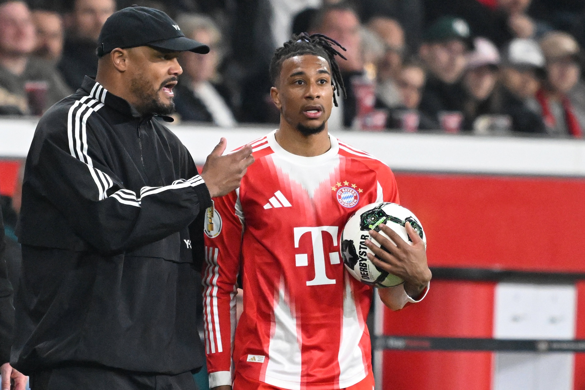 Chcieli zapłacić 165 mln euro za Olise. Bayern zajął już stanowisko