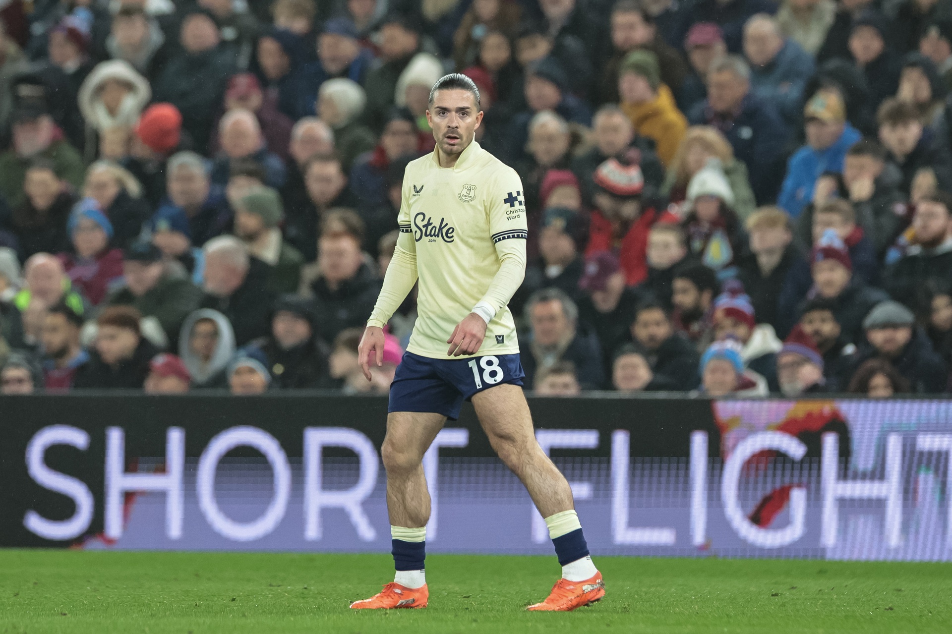 Pijany gwiazdor zasnął w barze. Zdjęcia obiegły internet [ZDJĘCIE]