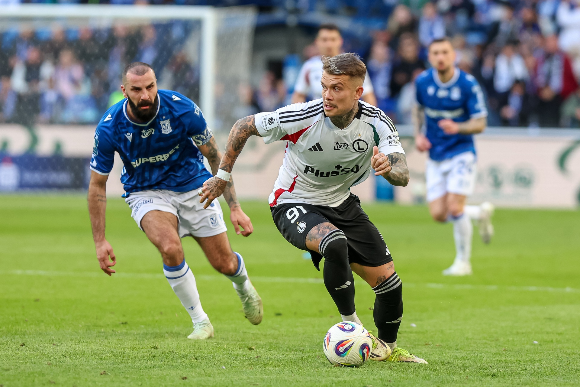 Widzew w strefie spadkowej, Legia tuż nad kreską. Tak wygląda tabela Ekstraklasy