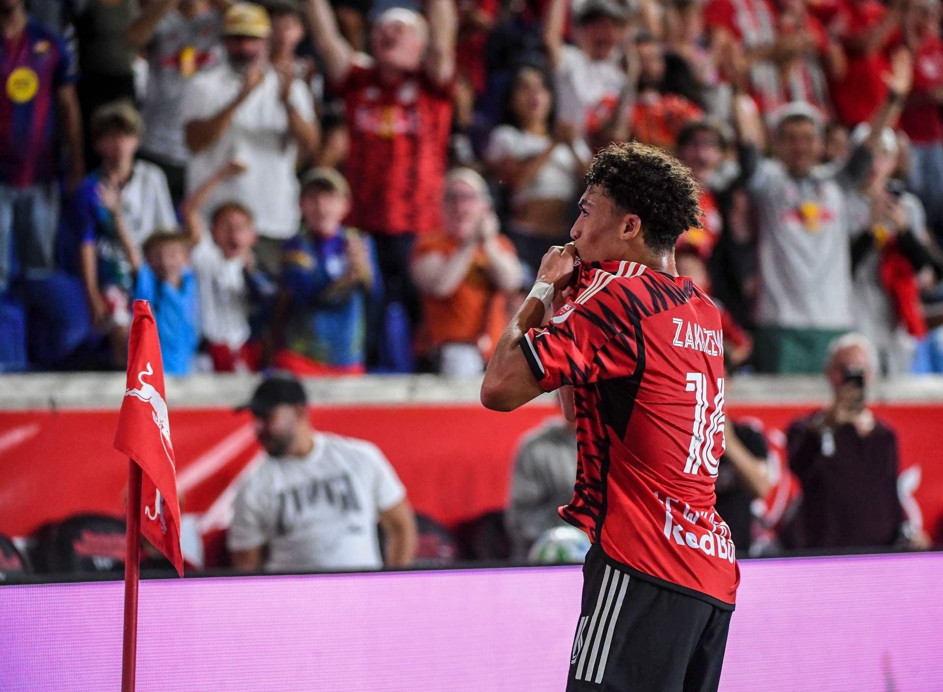 Trener Zakrzewskiego mówi o grze dla Polski. Ma radę dla 18-latka