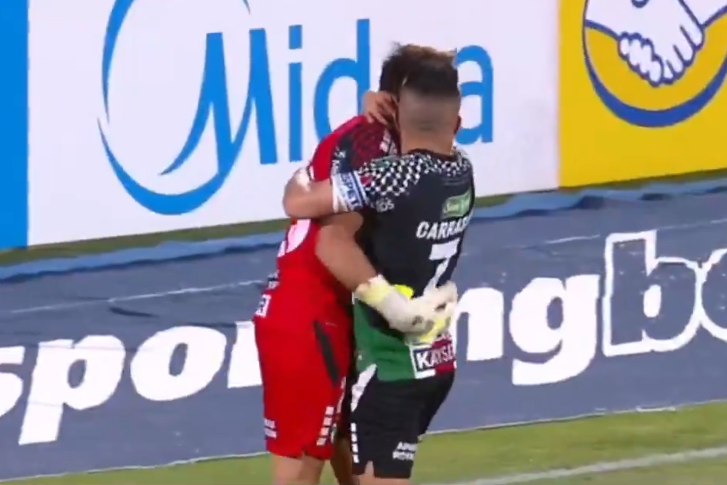 Szok! Zmarnował trzy rzuty karne w siedem minut [WIDEO]