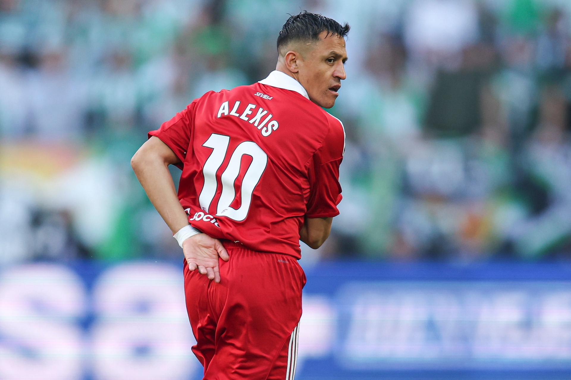 Wielki klub spadnie po 26 latach?! Kibice mają dość, ruszyli na piłkarzy