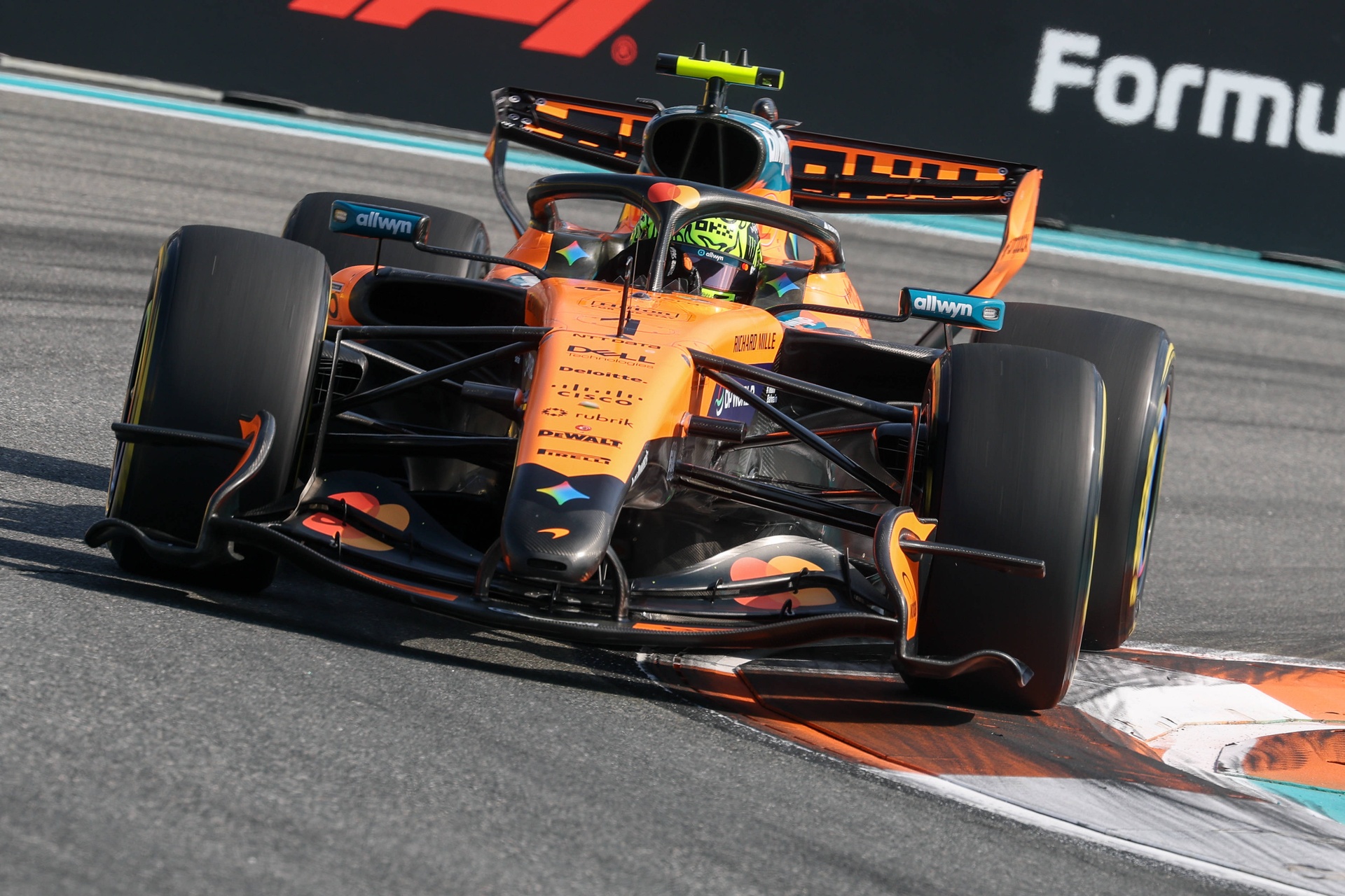 McLaren rozbija hegemonię Mercedesa: dublet Norrisa i Piastriego w sprincie GP Miami — image 4