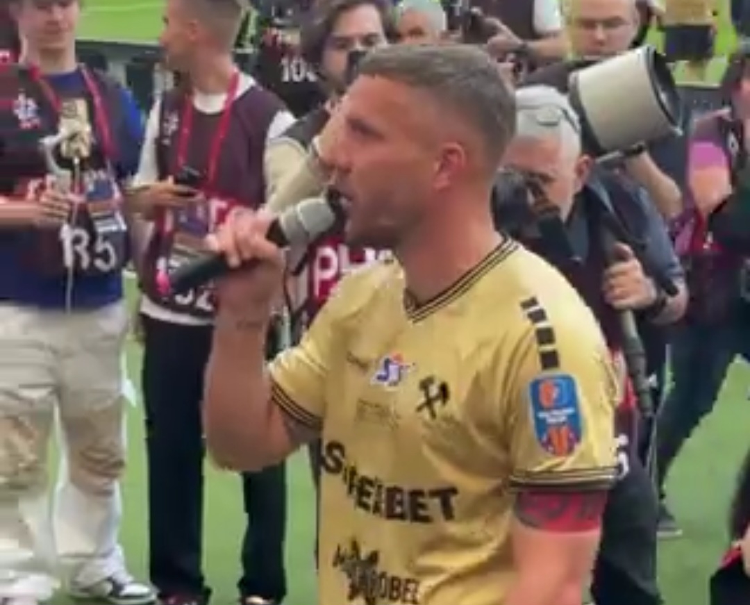 Podolski złapał za mikrofon po finale. Konkretne słowa do kibiców [WIDEO]