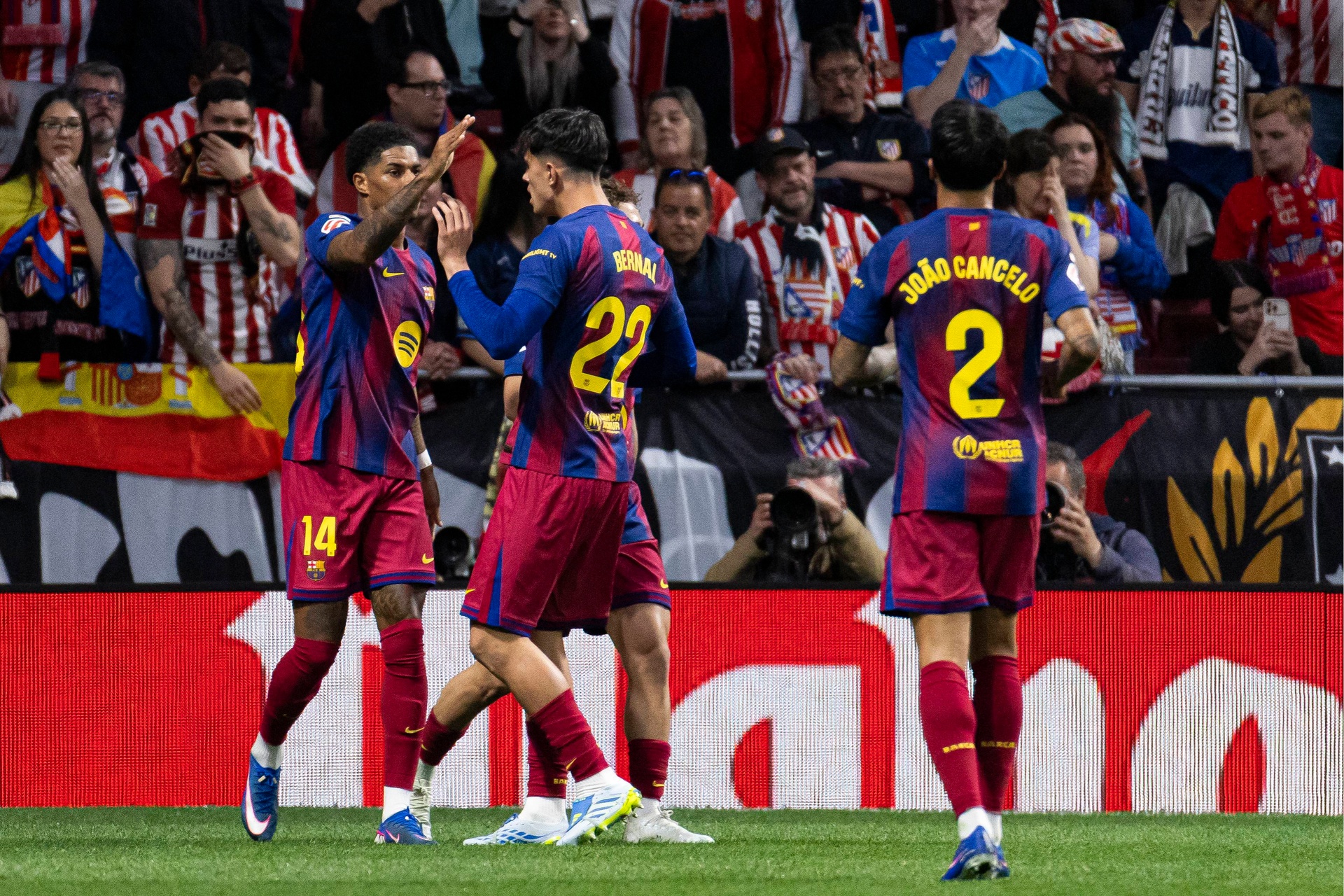 Barcelona musi koniecznie go kupić. Ale forma! "Chcę to robić do końca"