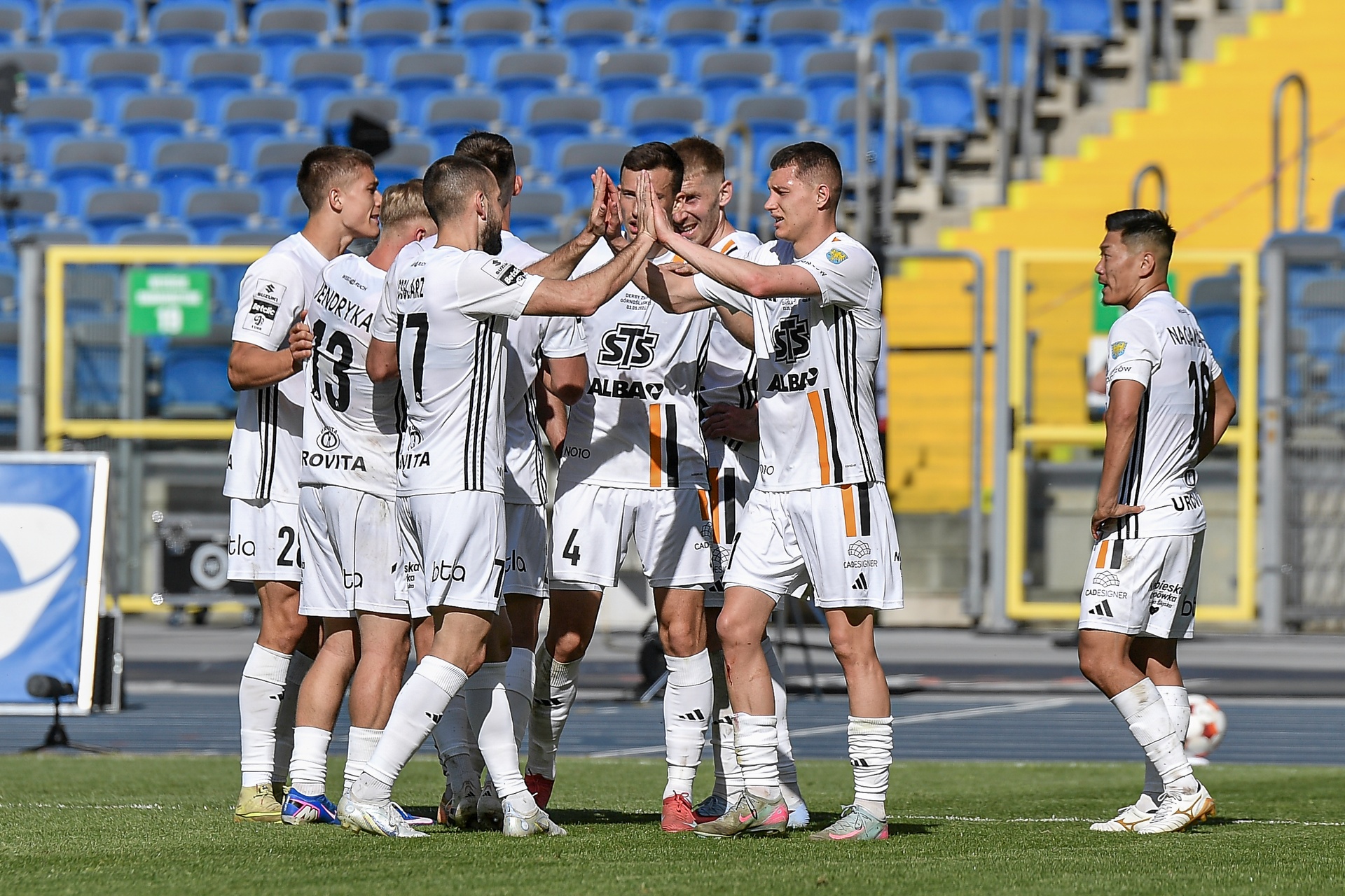 Ruch gra o awans do Ekstraklasy! Ważne zwycięstwo "Niebieskich"