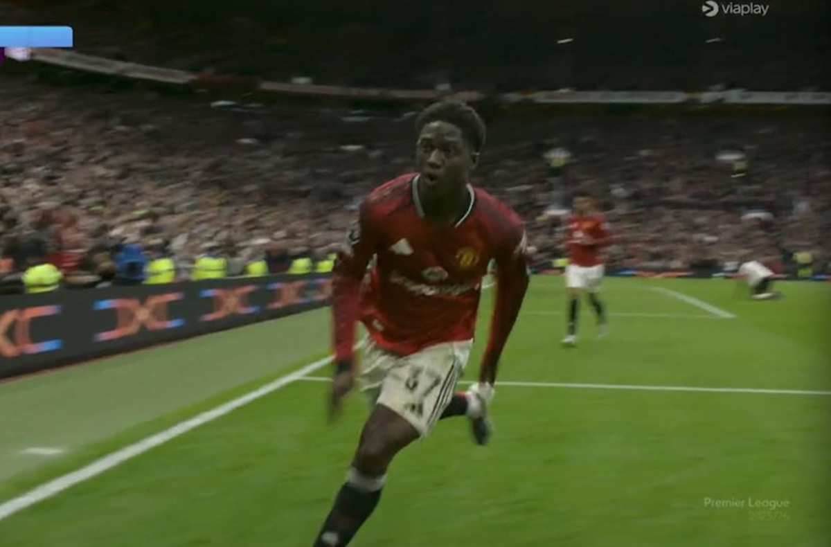 Pięć goli w klasyku Premier League! Wymiana ciosów na Old Trafford 