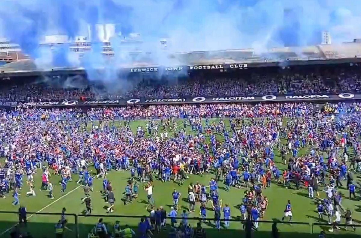 Szaleństwo po awansie do Premier League. Stadion zapłonął [WIDEO]