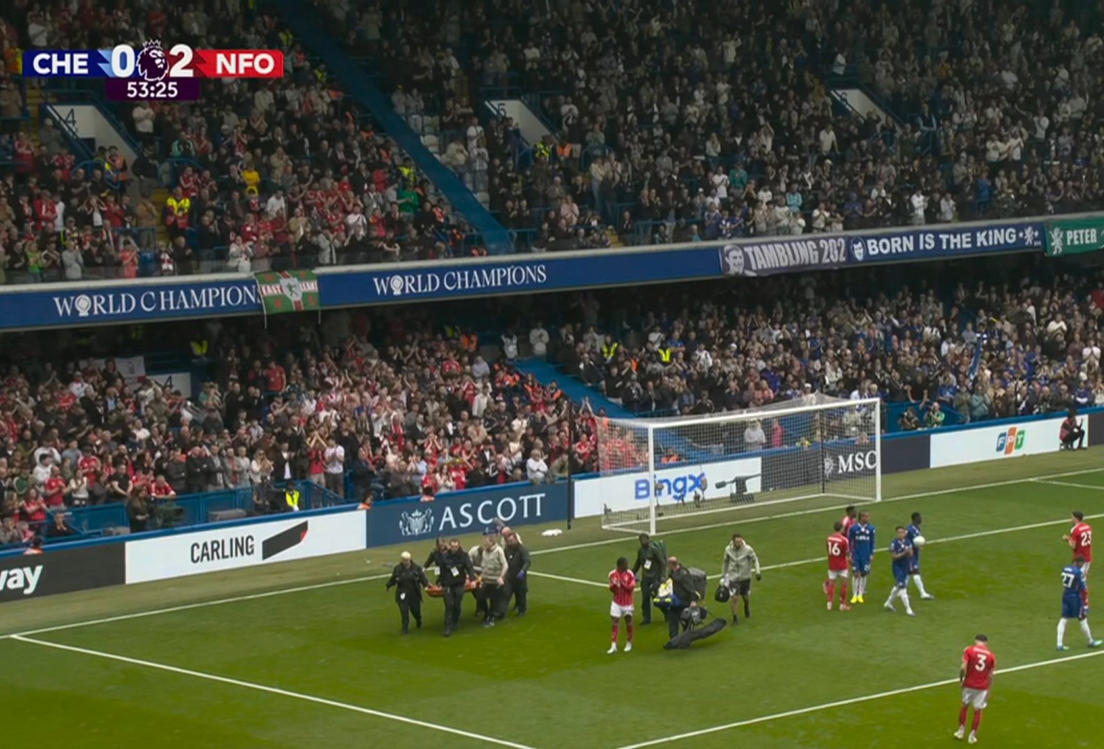 Straszna kontuzja piłkarza Chelsea. Uderzył głową w boisko [WIDEO]