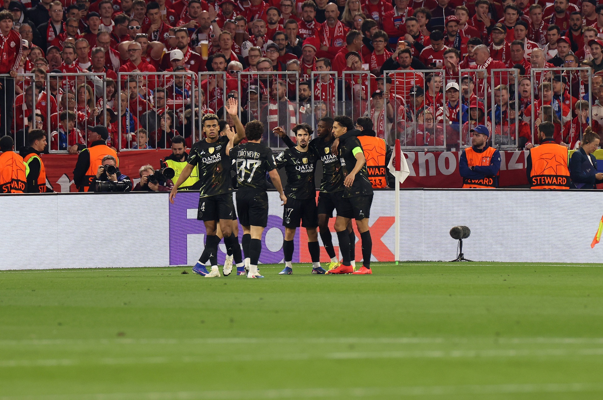 Dembele uciszył Monachium! PSG górą, znów zagra w finale LM