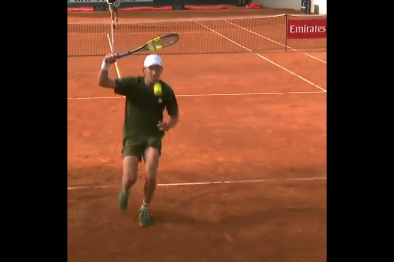 Kosmiczne zagranie w Rzymie. Zrobił to jak Nadal, kibice oszaleli [WIDEO]