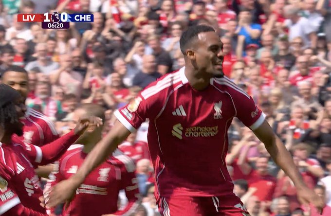 Mocny start hitu na Anfield. Gol z dystansu, Chelsea w szoku [WIDEO]