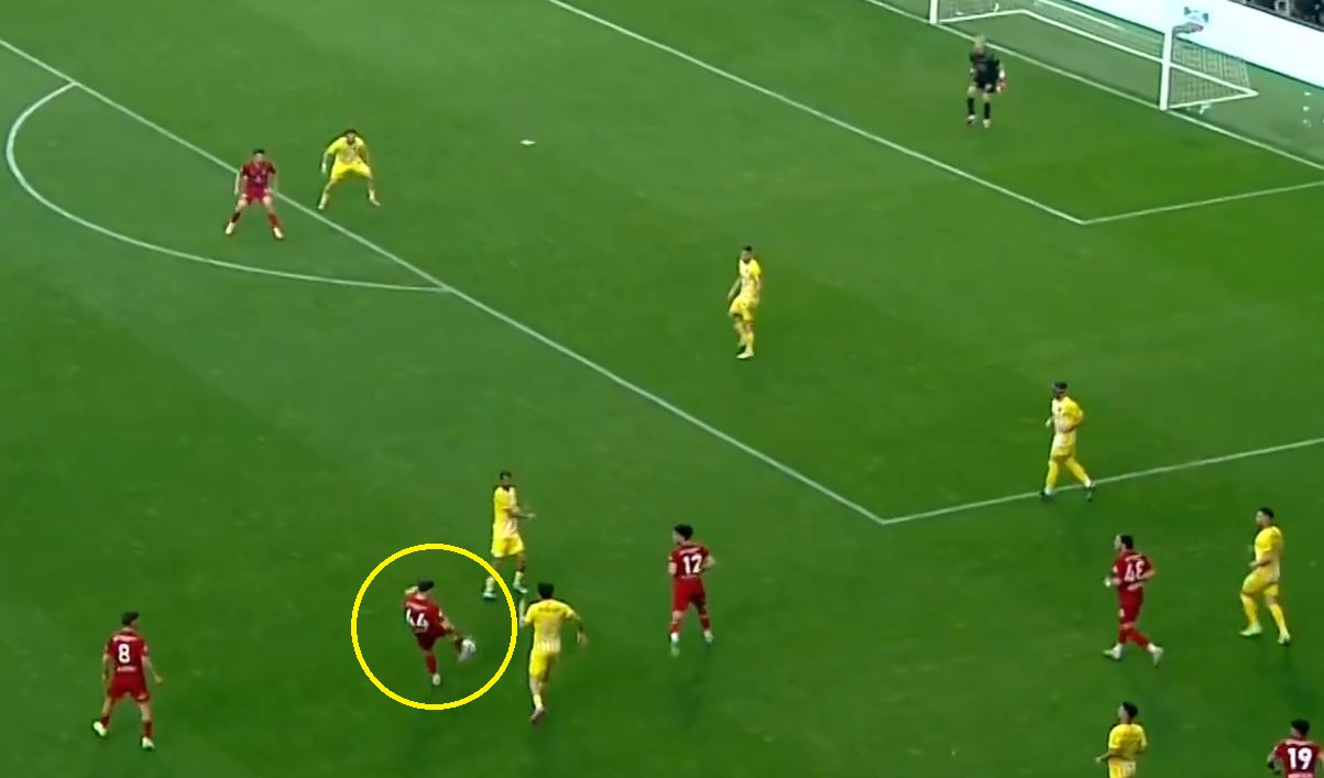 Gol stadiony świata w meczu o awans. Ależ huknął [WIDEO]