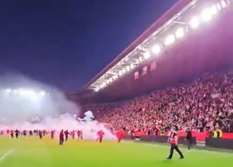Slavia ukarała kibola, który zaatakował bramkarza. Surowiej się nie dało